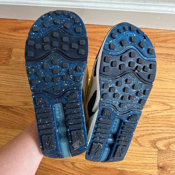 Nike Air Max Furyosa - Picture 2 of 4